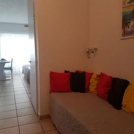 Climatise 2/3 Pers Proche Et Commerces, Balcon, Wi-fi, Parking Dispo - Fr-1-466a-7 Saint-Raphael (Var)